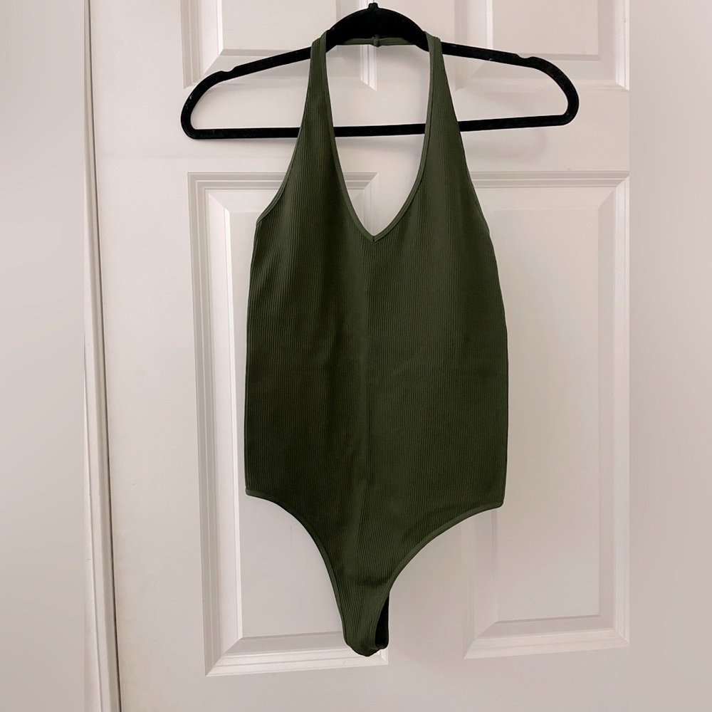 Halter v-neck ribbed bodysuit